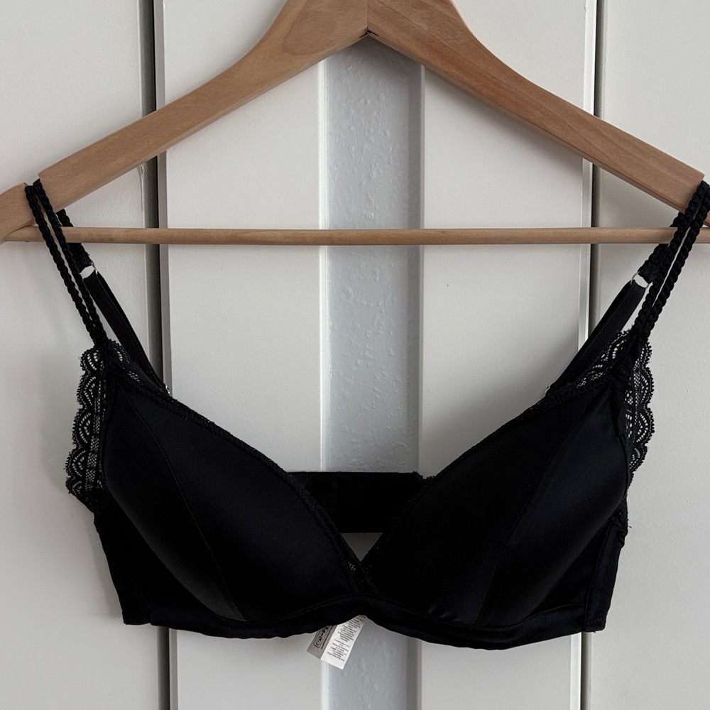 Intimissimi Black Silk/Lace Wireless Bra Size 34C